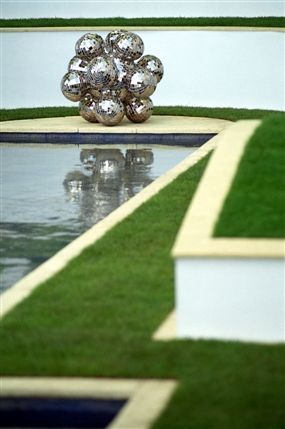 RHS Chelsea Flower Show - The Trailfinders Recycled Garden (May 2005). Photo by Jon Enoch/RHS