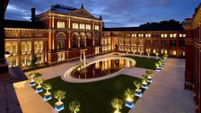 V&A