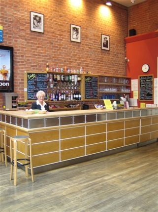 Galleries, court and balcony bar
