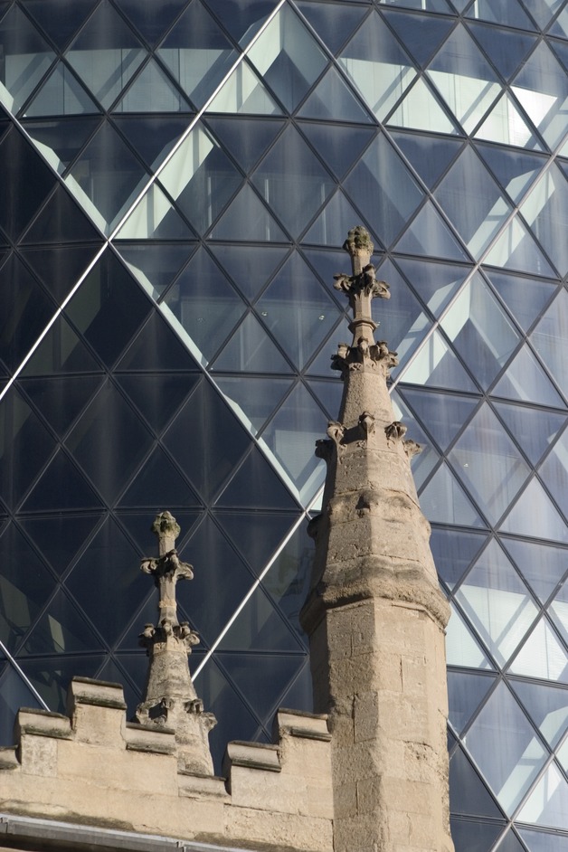 The Swiss Re Tower (aka 'The Gherkin' or '30 St Mary Axe ')
