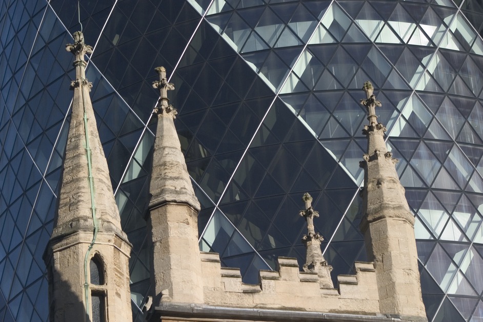 The Swiss Re Tower (aka 'The Gherkin' or '30 St Mary Axe ')