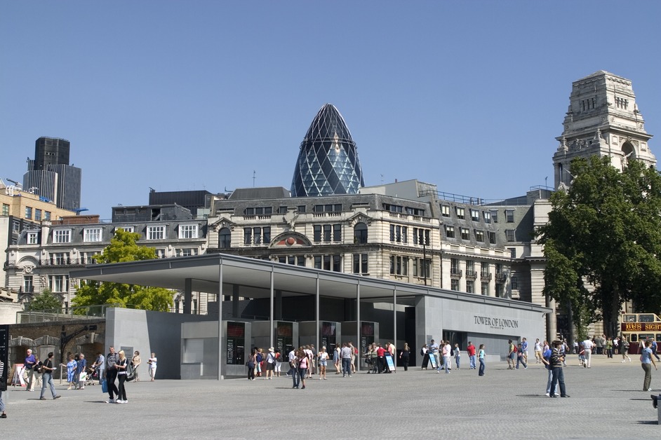 The Swiss Re Tower (aka 'The Gherkin' or '30 St Mary Axe ')