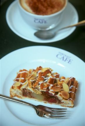 Portrait Cafe