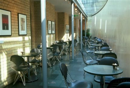 Portrait Cafe