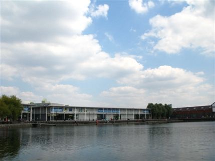Canada Water Tube Station