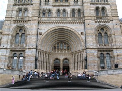 Natural History Museum - The entrance of the Natural History Museum at Cromwell Road