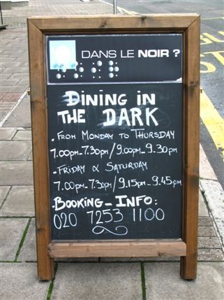 Dans Le Noir?