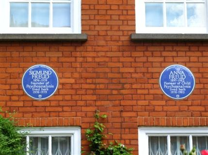 Freud Museum - The blue plaques of Sigmund Freud (left) and his daughter, Anna freud (right) Freud Museum - The blue plaques of Sigmund Freud (left) and his daughter, Anna freud (right)