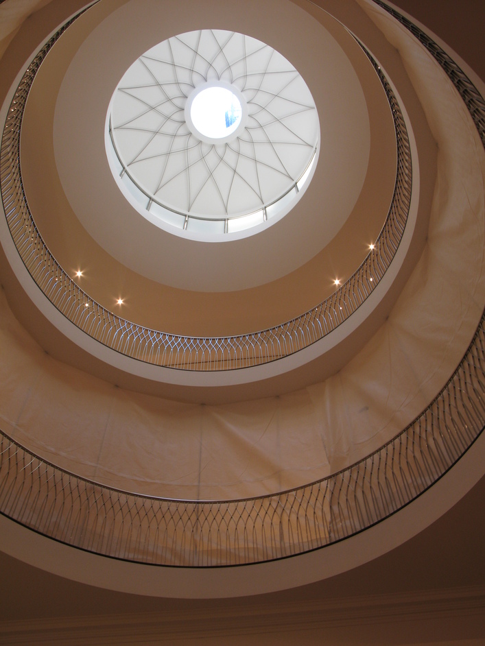 Fortnum & Mason: 1707 Wine Bar - View of the spiral staircase
