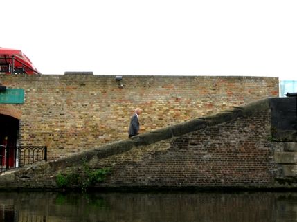 Bourne Terrace - The lines in the wall are made by horses pulling ropes. Bourne Terrace - The lines in the wall are made by horses pulling ropes.