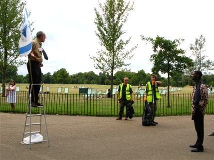 Speakers' Corner - Even the park employees are taking part in the discussions.
