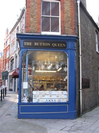Button Queen