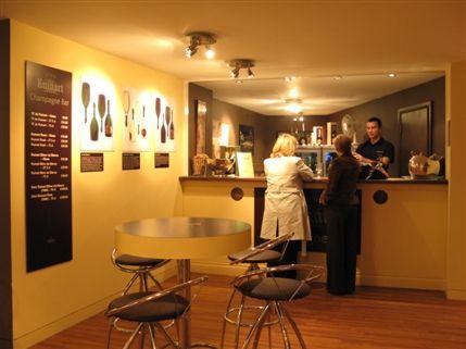 Vinopolis - Ruinart Champagne Bar