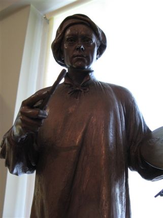 Hogarth's House - A statue of Hogarth