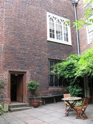 Spurstowe Terrace - Inner courtyard