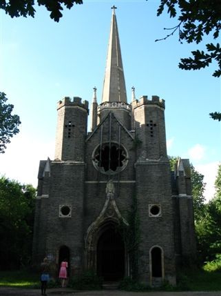 Abney Park Cemetery & Nature Reserve - Abandoned church in Abney Park