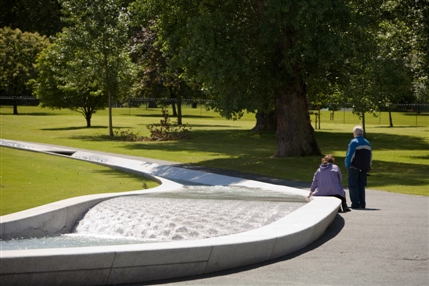 Hyde Park - The Diana, Princess of Wales Memorial Fountain - © Phil Russell