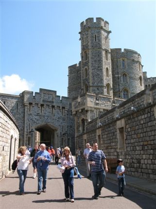 Windsor Castle - Walking toward St George's Gate Windsor Castle - Walking toward St George's Gate