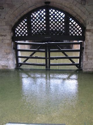 Clink Street - Traitor's Gate Clink Street - Traitor's Gate