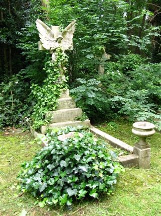 Highgate Cemetery Highgate Cemetery