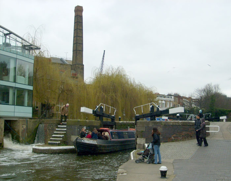 Camden Canals & Narrowboat Association - 'Tarporley' by Peter Robinson