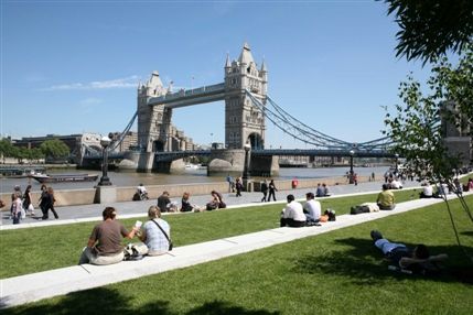 Potters Fields Park