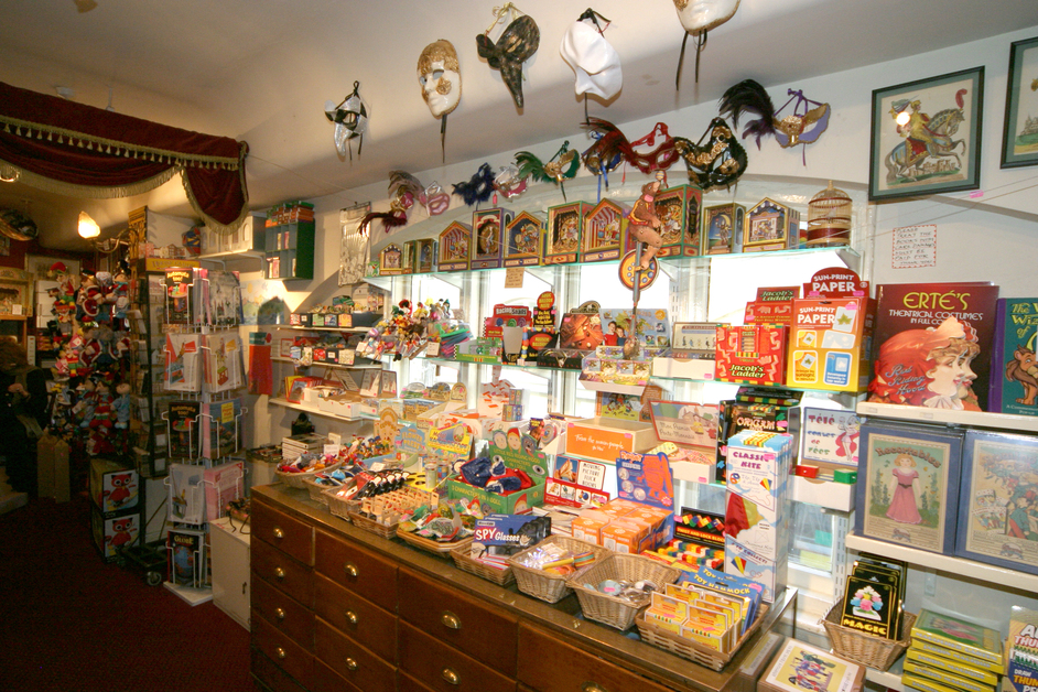 benjamin pollock toy store