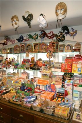 Benjamin Pollock's Toyshop