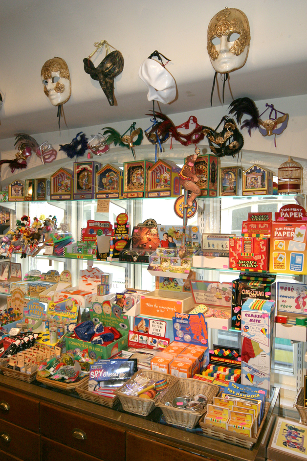 benjamin pollock toy store