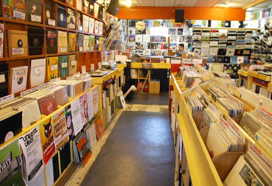 Vinyl Junkies Image from LondonTown.com Vinyl Junkies