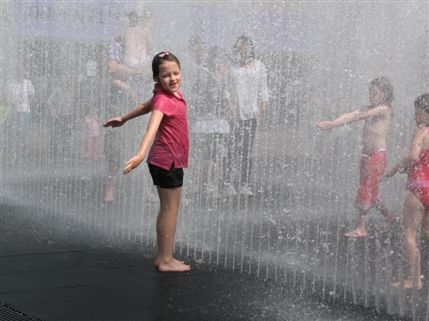 Jeppe Hein: Appearing Rooms