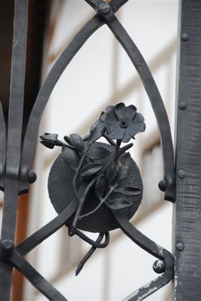 Shakespeare's Globe Theatre - Rose Theatre Gate