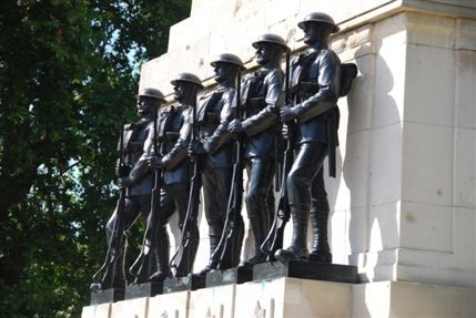 Buckingham Gate - Guards Memorial