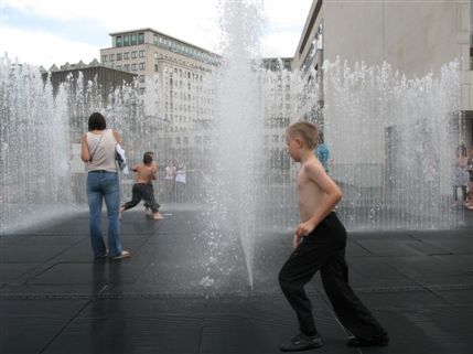 Jeppe Hein: Appearing Rooms