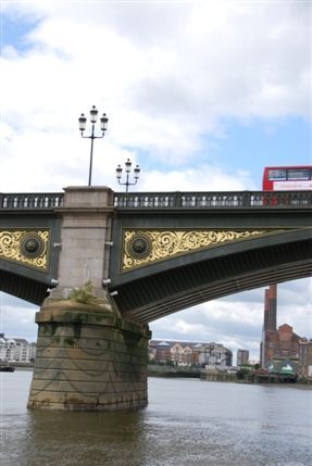 River Thames - Battersea Bridge Over The River Thames