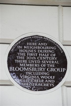 Camden - Plaque In Gordon Square In Memory Of The Bloomsbury Group