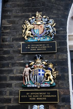 Eaton Mews South - Ede & Ravenscroft, Royal Crests