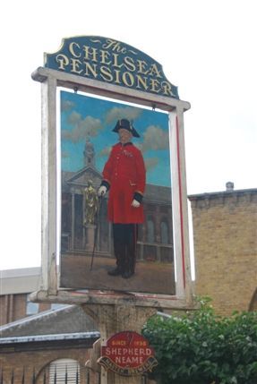 Royal Hospital Chelsea - The Chelsea Penisoner Pub