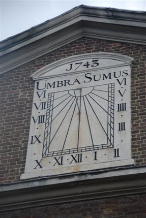 Jamme Masjid - 18th Century Sundial On The Exterior Of The Brick Lane Masjid