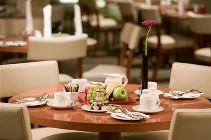 Park Plaza Riverbank