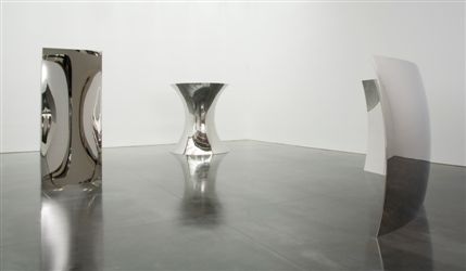 Anish Kapoor - Anish Kapoor (from left to right) - Non Object (Door), 2008 | Non Object (Pole), 2008 | Vertigo, 2008. Photo by David Regen. Courtesy: the artist and Barbara Gladstone Gallery Anish Kapoor - Anish Kapoor (from left to right) - Non Object (Door), 2008 | Non Object (Pole), 2008 | Vertigo, 2008. Photo by David Regen. Courtesy: the artist and Barbara Gladstone Gallery