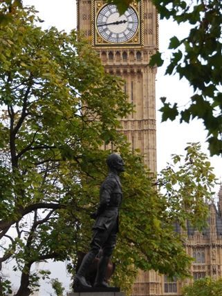 Parliament Square - Statue Of South African Statesman Born Jan Smuts