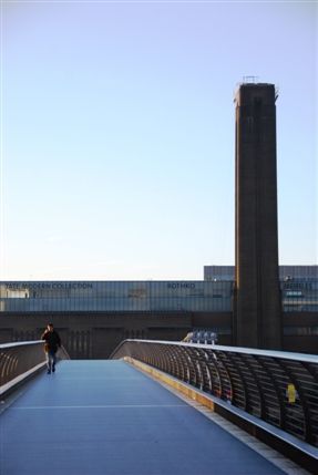 Millennium Bridge - The Millennium Bridge & Tate Modern Art Gallery