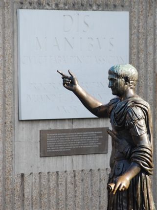 Tower Of London - Trajan Statue Outside Tower Hill Station By The Tower of London