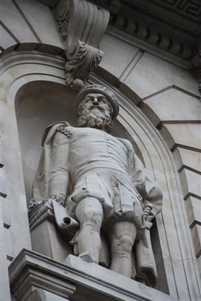 The Royal Exchange - Statue Of Sir Thomas Gresham On The Royal Exchange