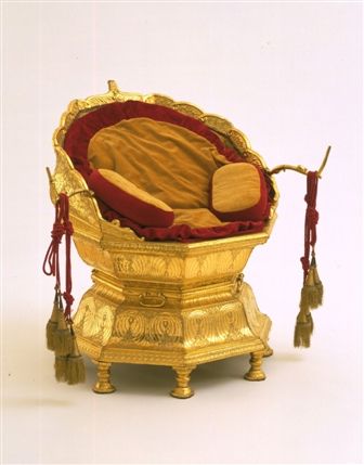 Maharaja: The Splendour Of India's Royal Courts - Golden throne