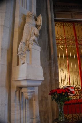 St George's Cathedral - St George's Cathedral St George Stone Figure