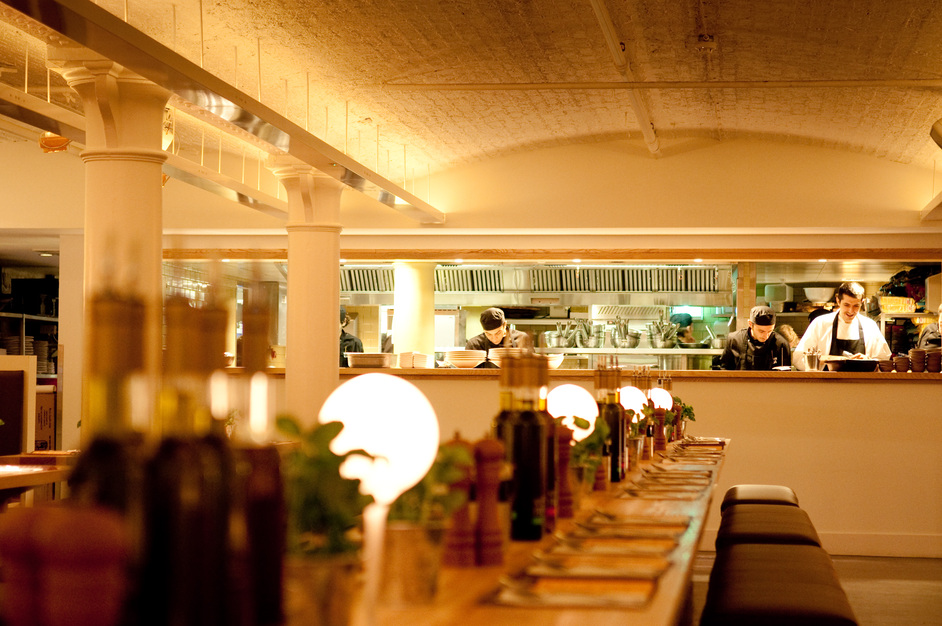 Kitchen Italia Image from LondonTown.com Kitchen Italia