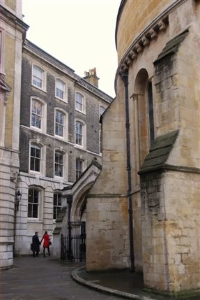 Wellington Street - Temple Church Yard