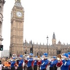 New Year's Day Parade 2017 hotels title=